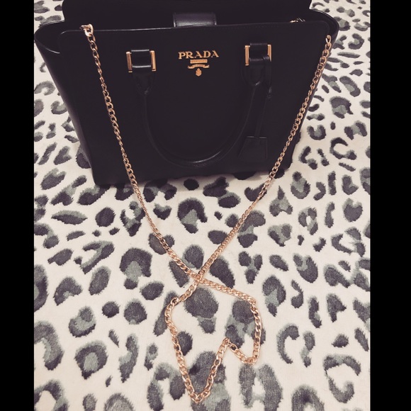 ✨LAST ONE✨[boutique] gold crossbody chain - Picture 2 of 8